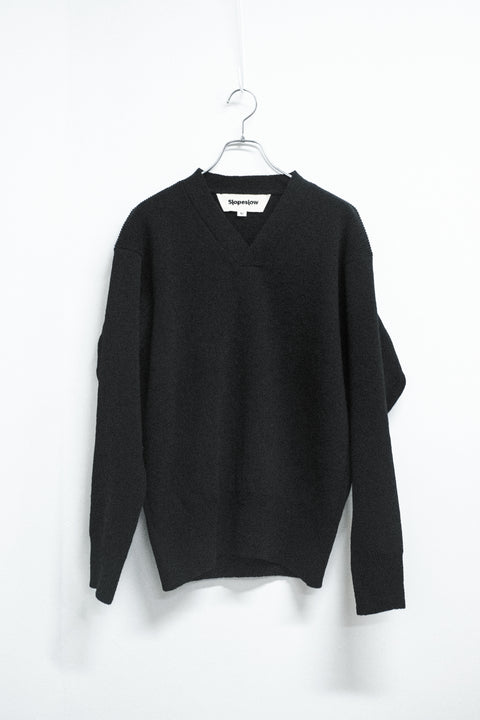 Slopeslow/Cross V Neck Sweater