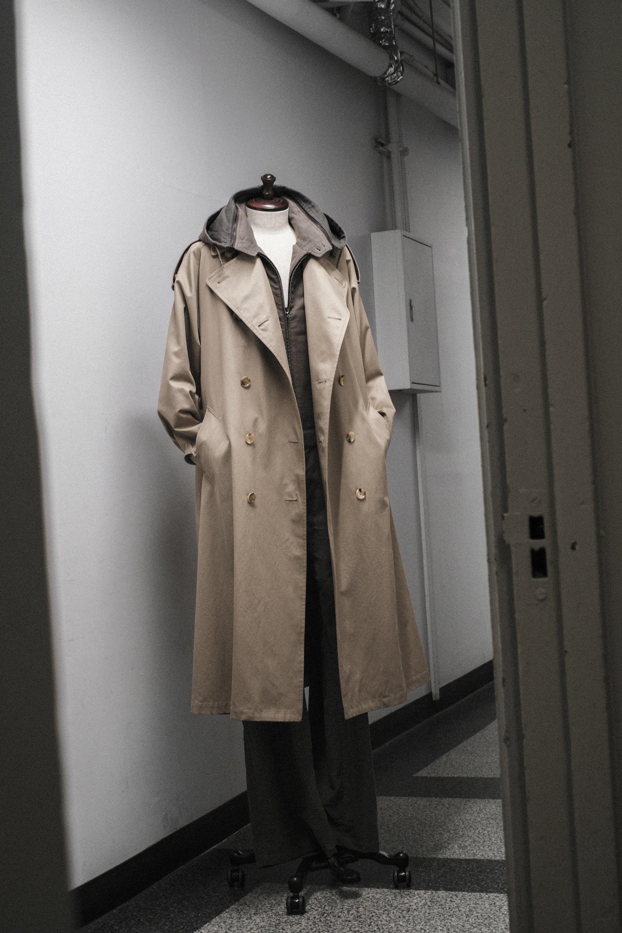 SCYE BASICS/Finx Cotton Gaberdine Trench Coat – 3CMA