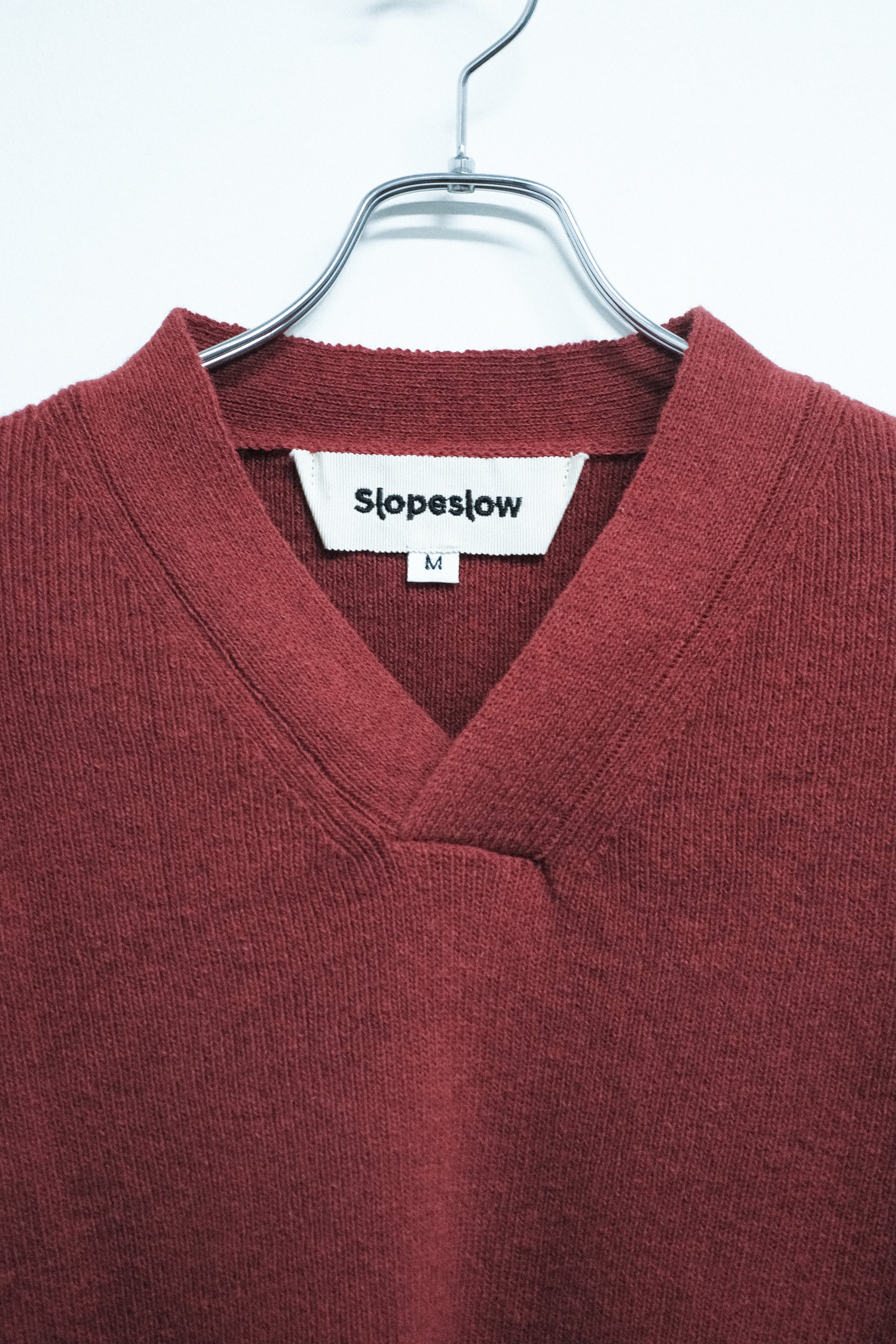 Slopeslow/Cross V Neck Sweater – 3CMA