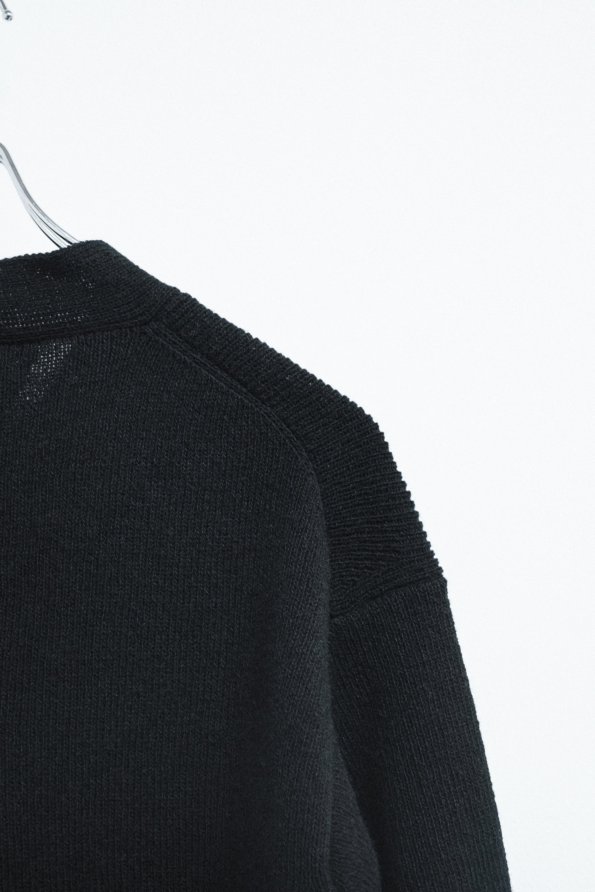 Slopeslow/Cross V Neck Sweater – 3CMA