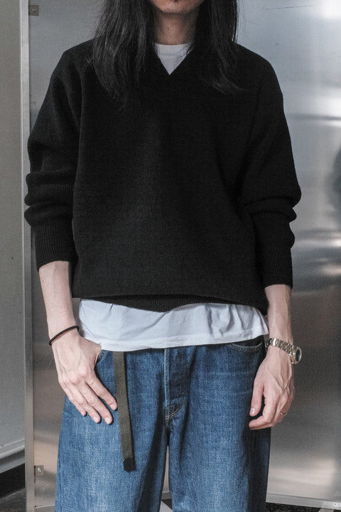 Slopeslow/Cross V Neck Sweater