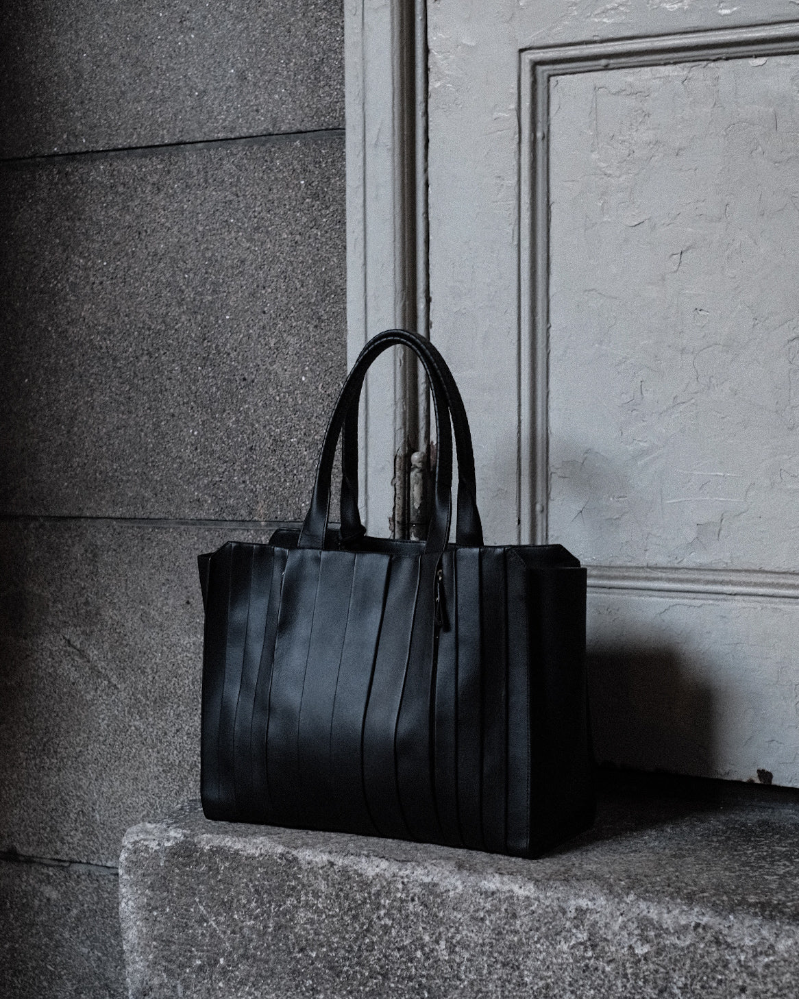 cornelian taurus by daisuke iwanaga/Wave Tote L – 3CMA