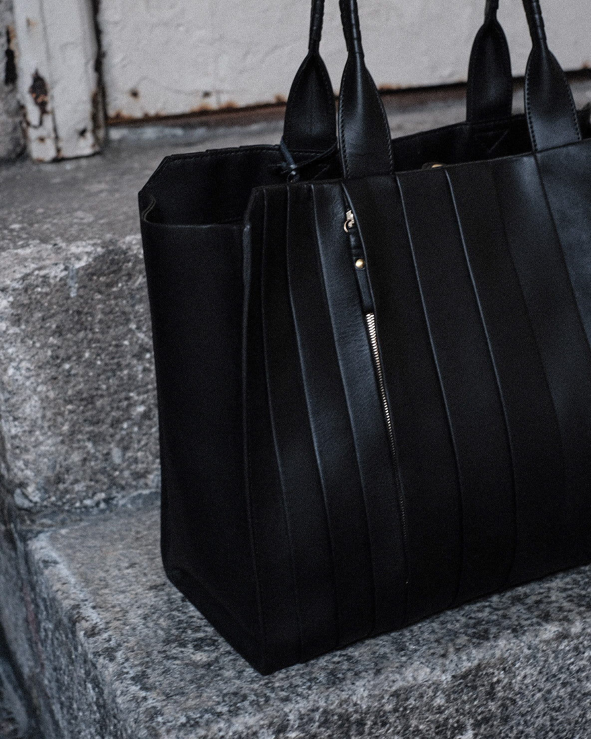 cornelian taurus by daisuke iwanaga/Wave Tote L – 3CMA