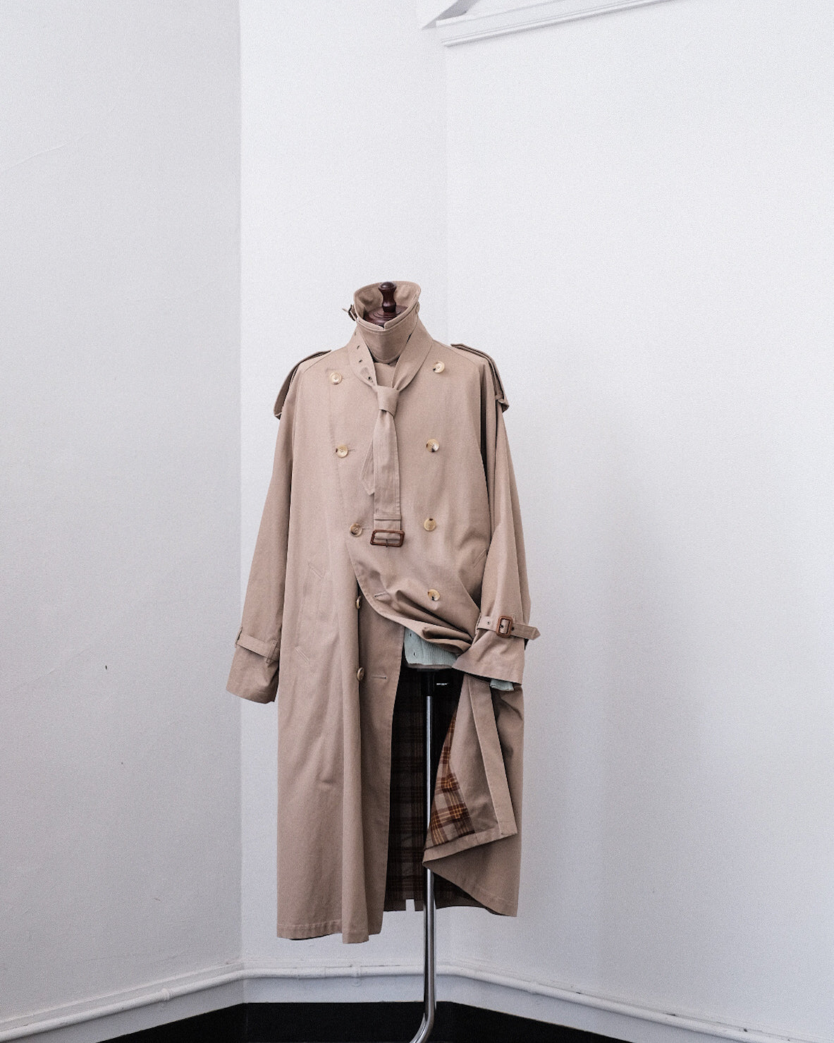 SCYE BASICS/Finx Cotton Gaberdine Trench Coat – 3CMA