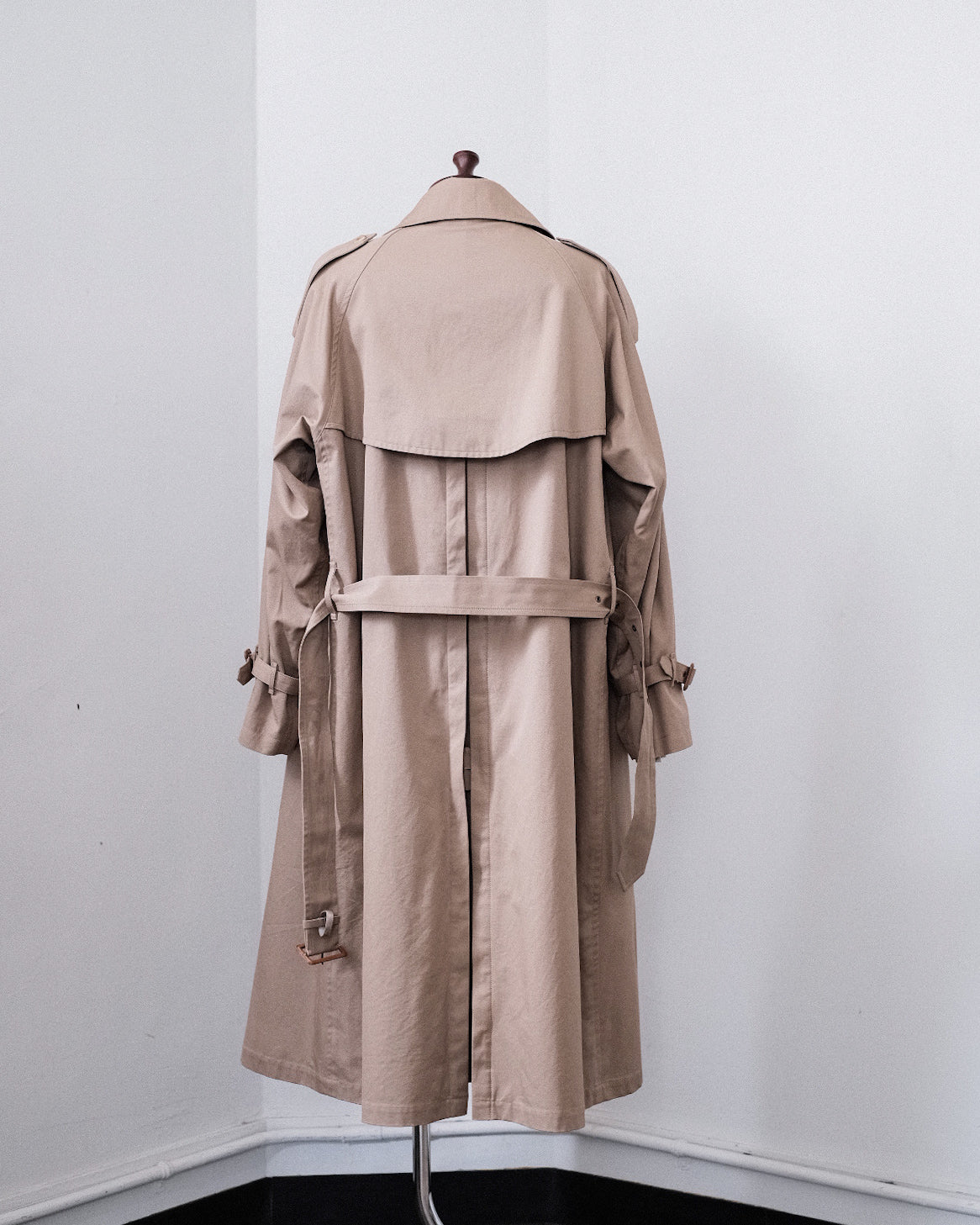 SCYE BASICS/Finx Cotton Gaberdine Trench Coat – 3CMA