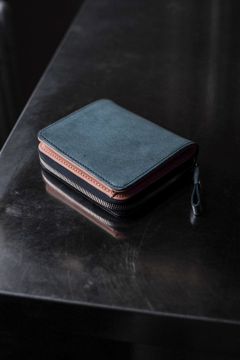 cornelian taurus by daisuke iwanaga/Tower Half Wallet (A horse leather)