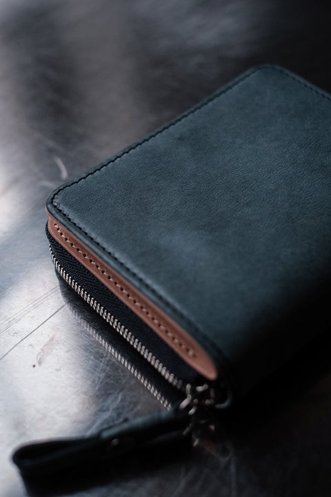 cornelian taurus by daisuke iwanaga/Tower Half Wallet (A horse leather)