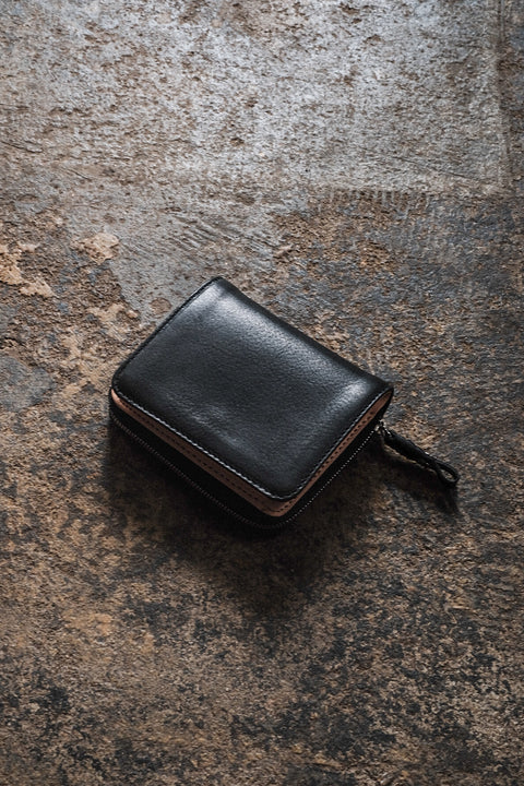 cornelian taurus by daisuke iwanaga/Tower Half Wallet (cow leather)