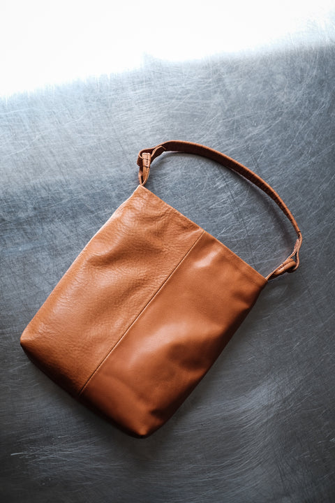 cornelian taurus by daisuke iwanaga/CWS Deformer Bag (Cow Leather)